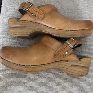 Dansco leather slip on clog shoes size 39